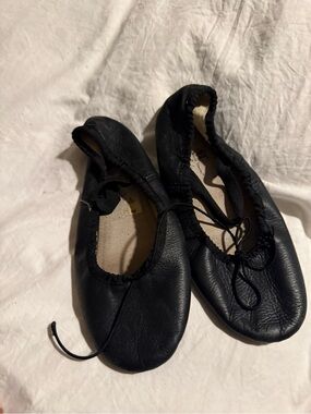 Seychelles Black Leather Ballet Flats with Elastic Topline